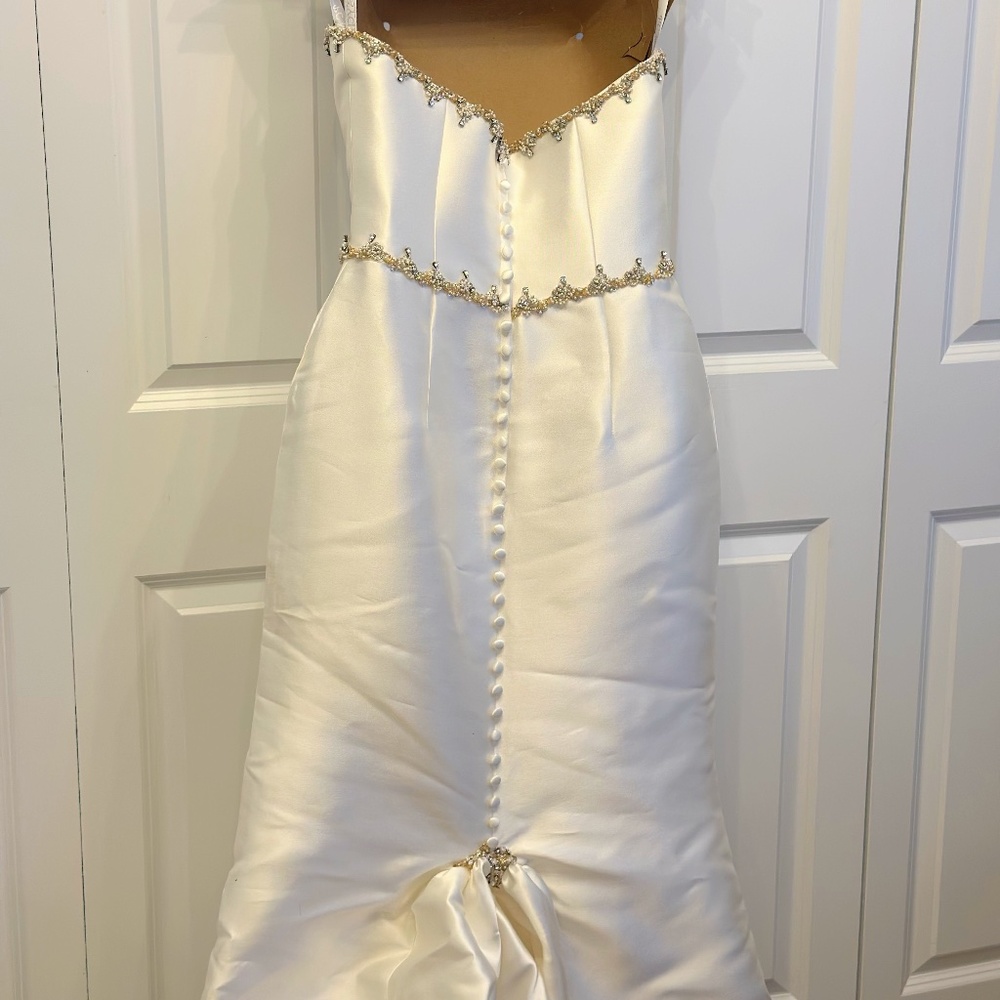 EUC- Mary’s wedding/ formal dress - Picture 6 of 10